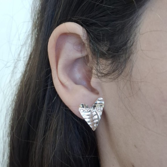 Brinco de Coração com Textura - Folheado a Prata