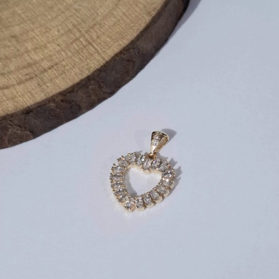 Pingente de Coração Cravejado Vazado - Folheado a Ouro 18k