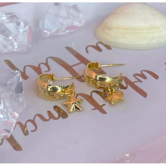 Mini Argola com Estrela Pendurado - Folheado a Ouro 18k