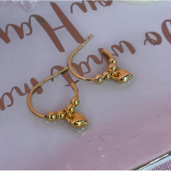 Brinco de Argola de Bolinhas com Coração Pendurado - Folheado a Ouro 18k