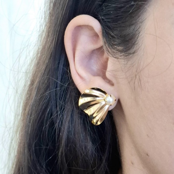 Brinco de Folha com Pérola - Folheado a Ouro