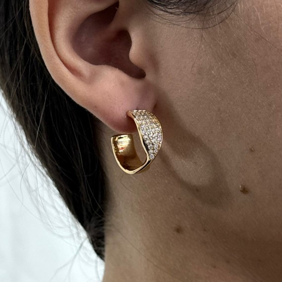 Argola Torcida Cravejada - Folheado a Ouro 18k