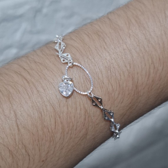 Pulseira com Pingente de Coração Pendurado - Folheado a Prata