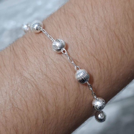 Pulseira De Bolinhas Lisas, com Brilho e Riscos Vazados P - Folheado a Prata