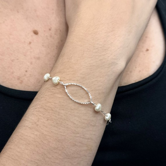 Pulseira com Elos Vazados com Coração de Pérola - Folheado a Prata