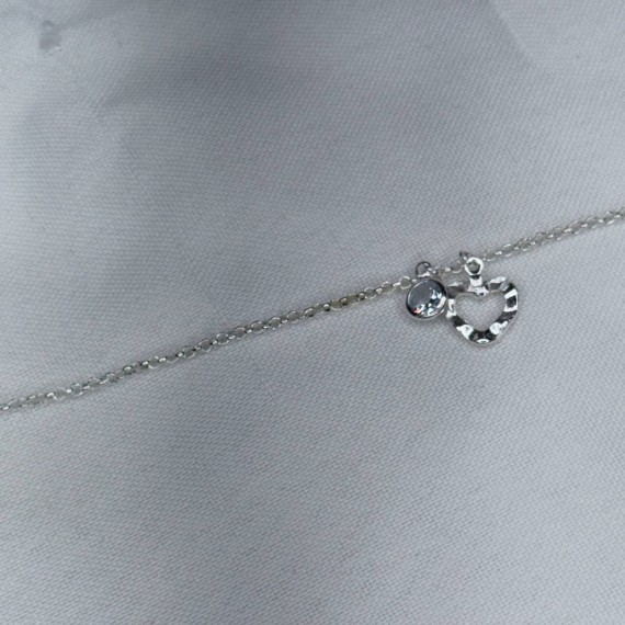 Tornozeleira com Pingente de Coração Vazado + Pedra - Folheado a Prata