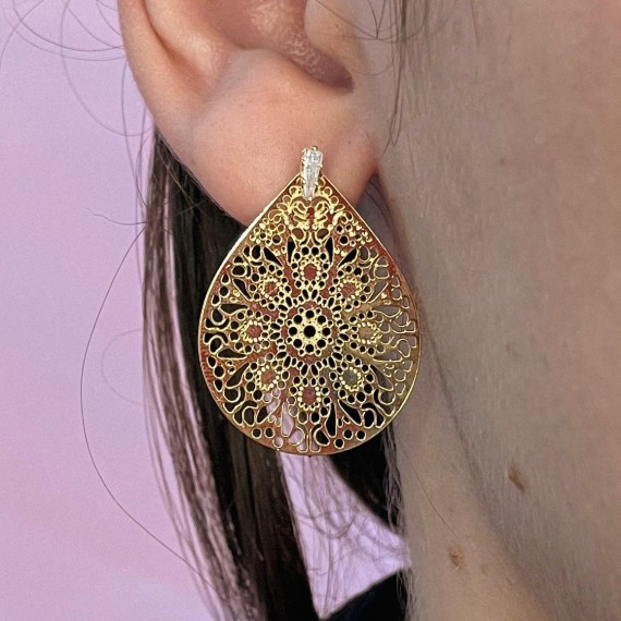 Brinco Pendurado Mandala com Pedra - Folheado a Ouro 18k