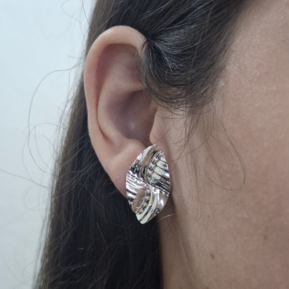 Brinco Formato Folha Texturizado - Folheado a Prata