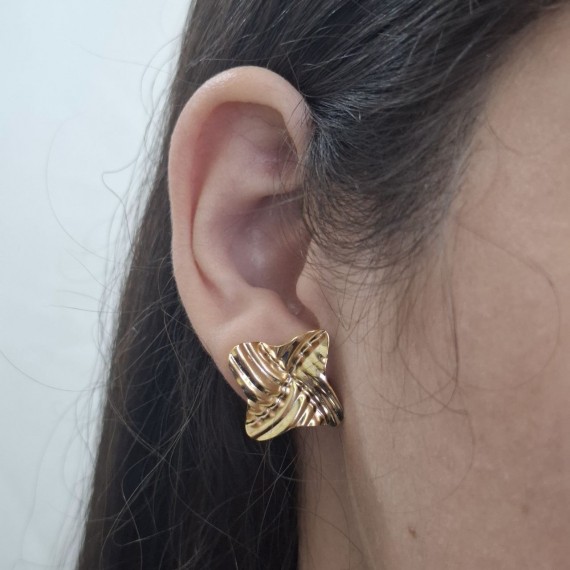 Brinco Formato Quadrado Texturizado - Folheado a Ouro 18k