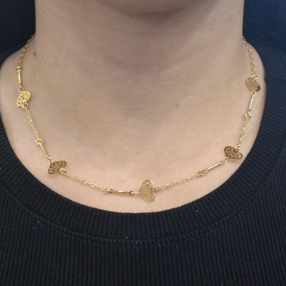 Choker com Corações Trabalhados Pendurados - Folheado a Ouro 18k