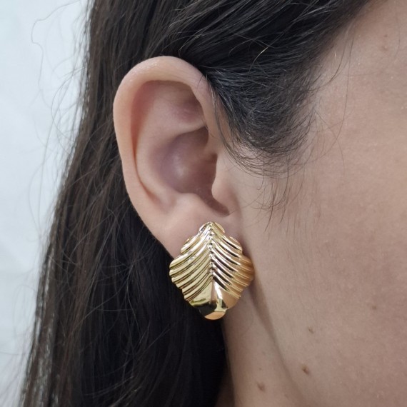 Brinco de Folha com Textura Formato Losangulo - Folheado a ouro 18k