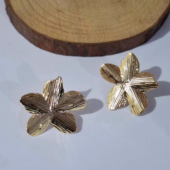 Brinco Formato Flor - Folheado a Ouro 18k